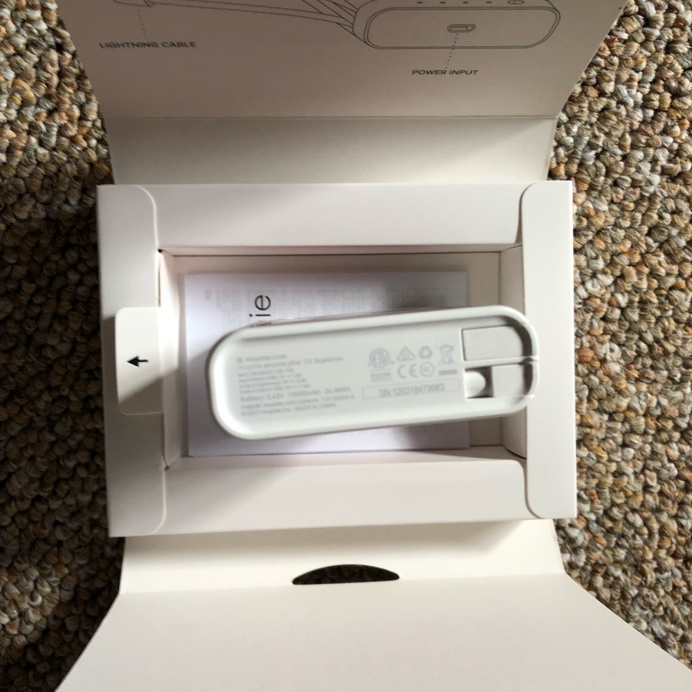 SOLD Supreme Mophie Encore Plus 10K charger - Picture 7 of 8